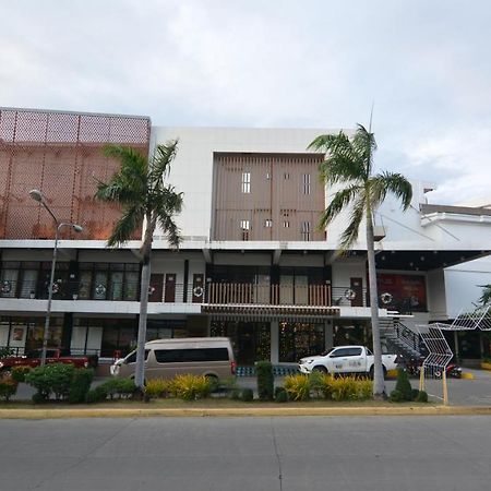 Viven Hotel Laoag Buitenkant foto