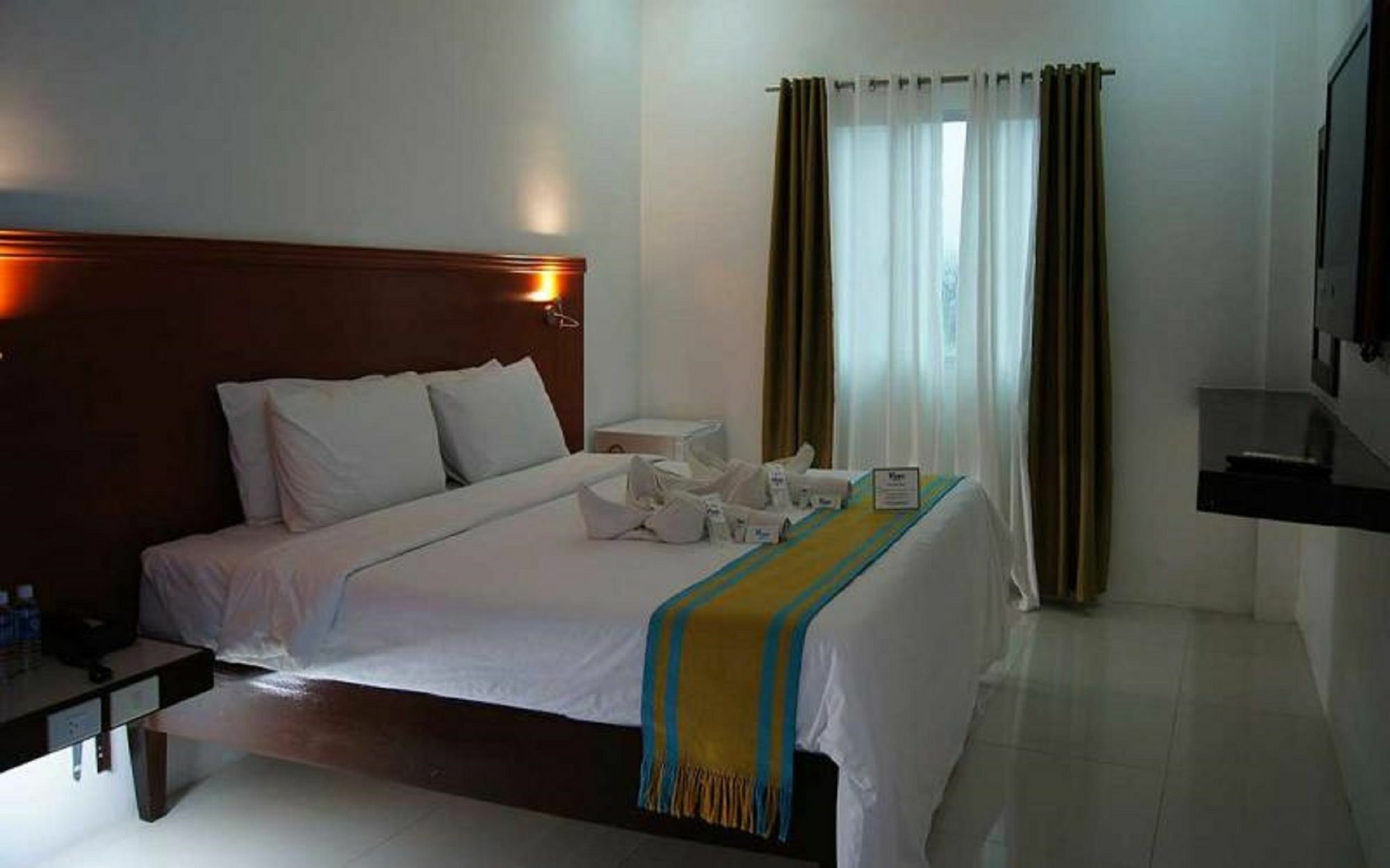 Viven Hotel Laoag Buitenkant foto