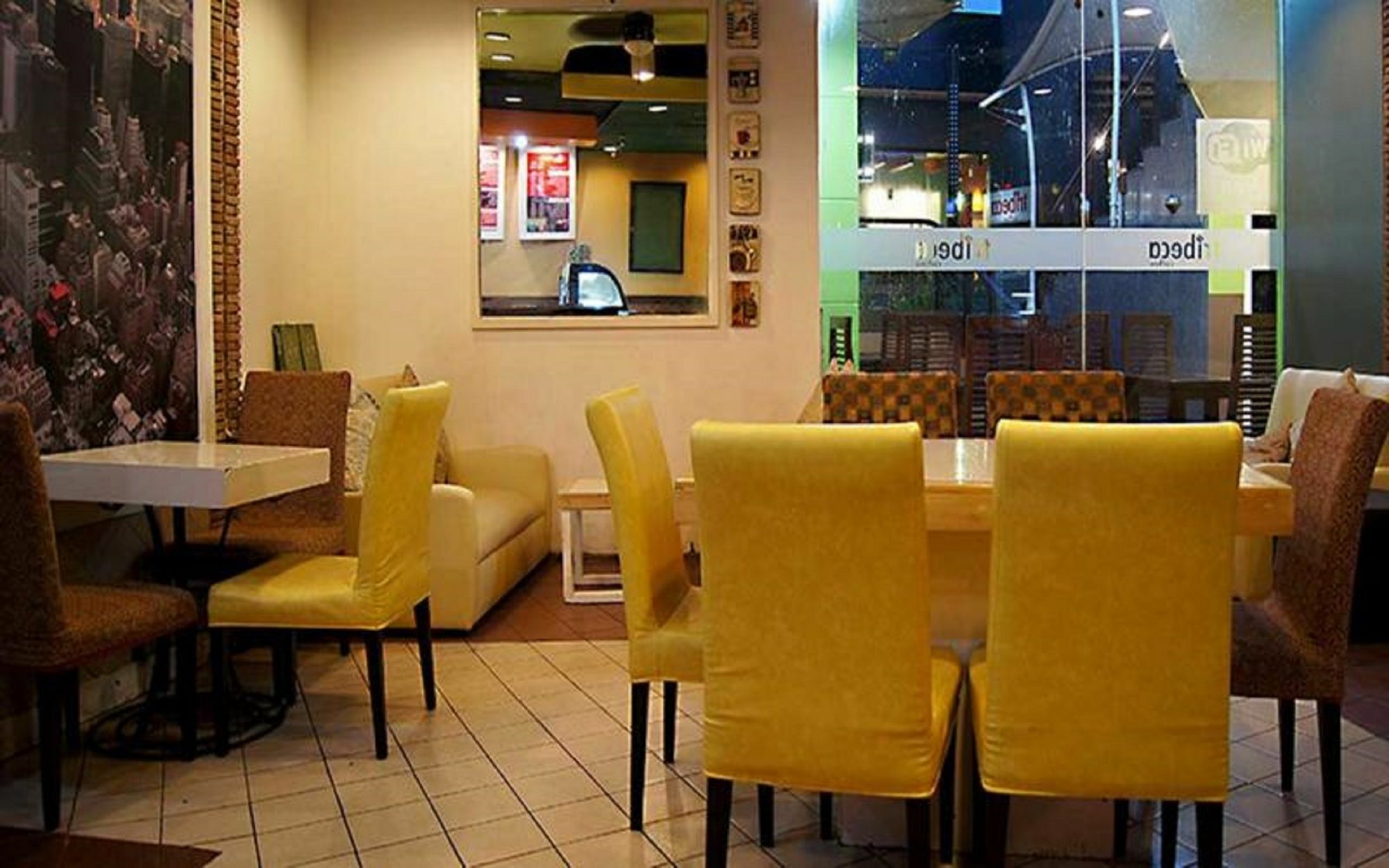 Viven Hotel Laoag Buitenkant foto